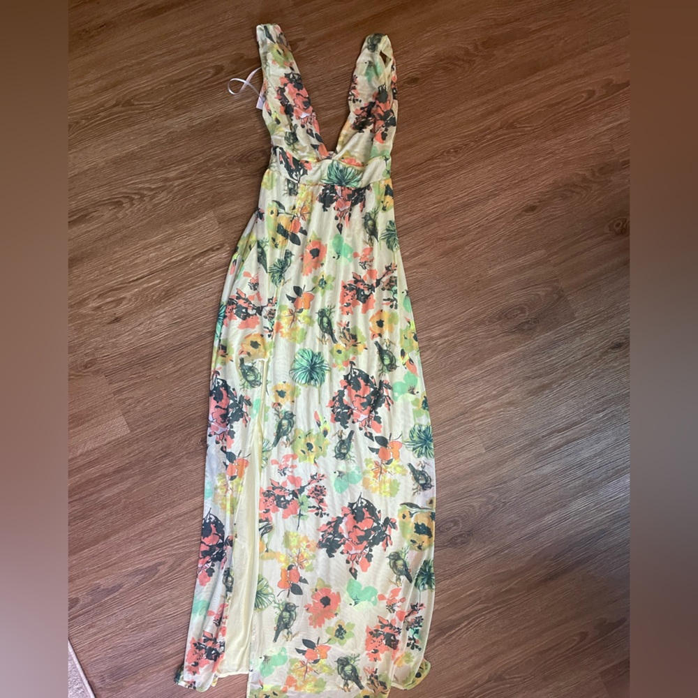 NWT Maji coverup
